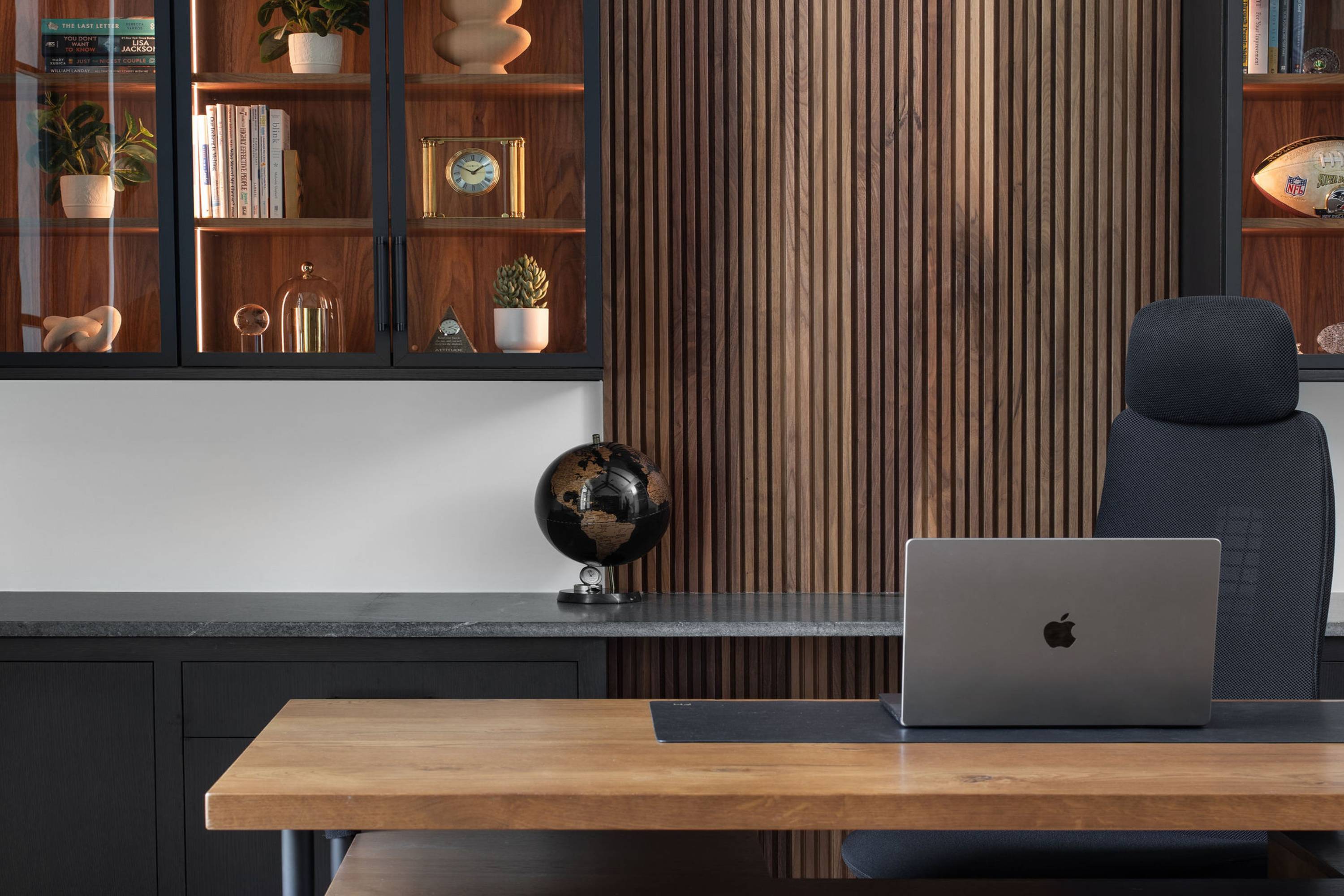 Texas Hills Lake House Office